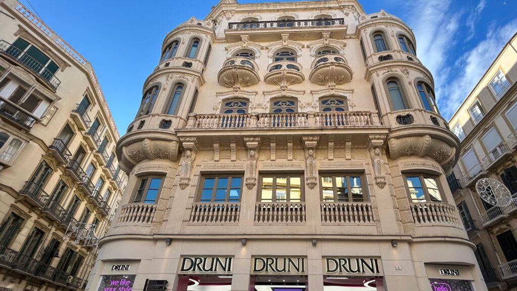 Laborde Marcet asesora una operación de inversión retail prime en el centro histórico de Málaga Laborde Marcet asesora una operación de inversión retail prime en el centro histórico de Málaga